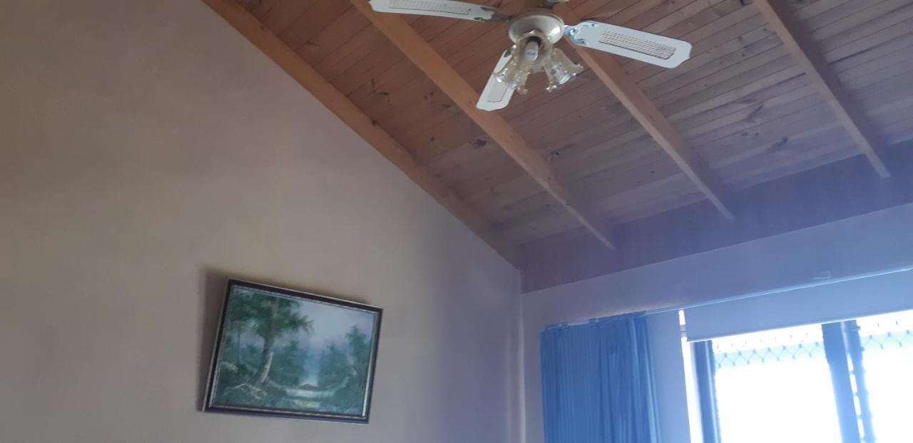 Mapleton Peaceful Provence Bnb Exterior photo